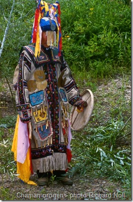 un chaman orogen en chine